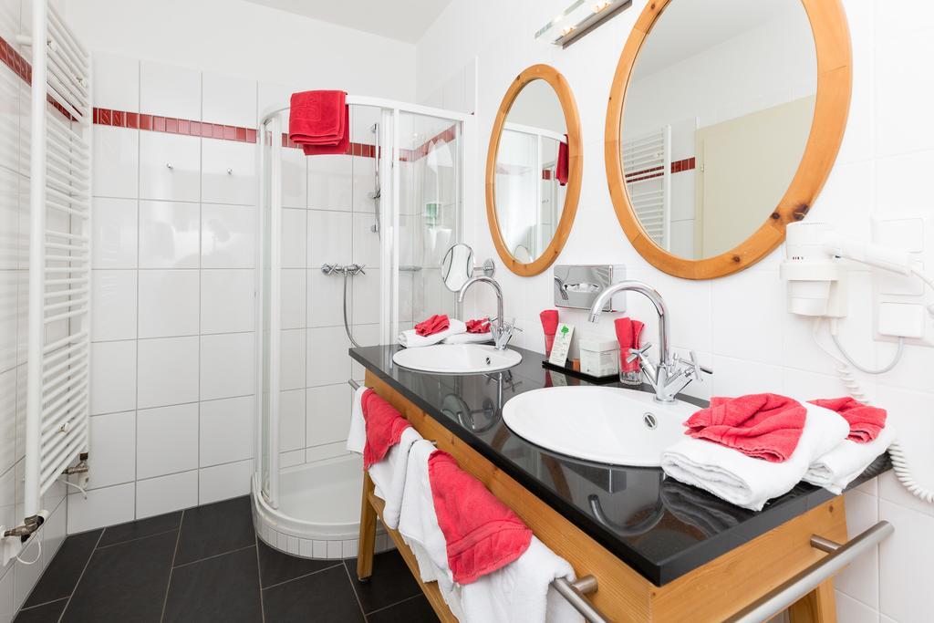 Ortners Mauerwirt - Leistbarer Luxus Apartment บาด ไคลน์เคิร์ชไฮม์ ภายนอก รูปภาพ