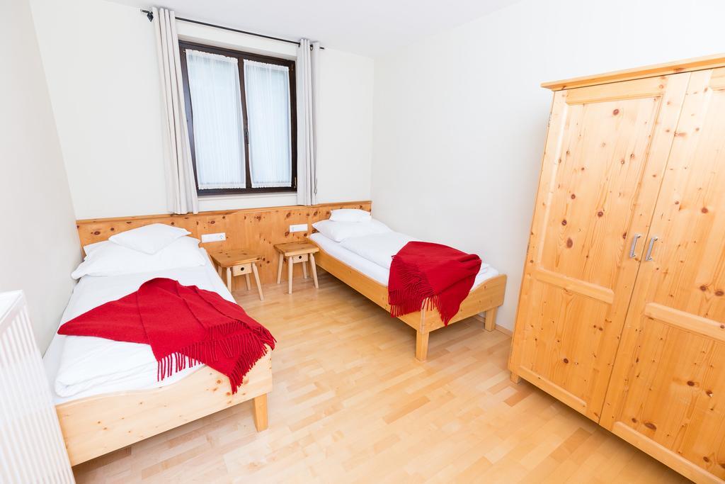 Ortners Mauerwirt - Leistbarer Luxus Apartment บาด ไคลน์เคิร์ชไฮม์ ภายนอก รูปภาพ